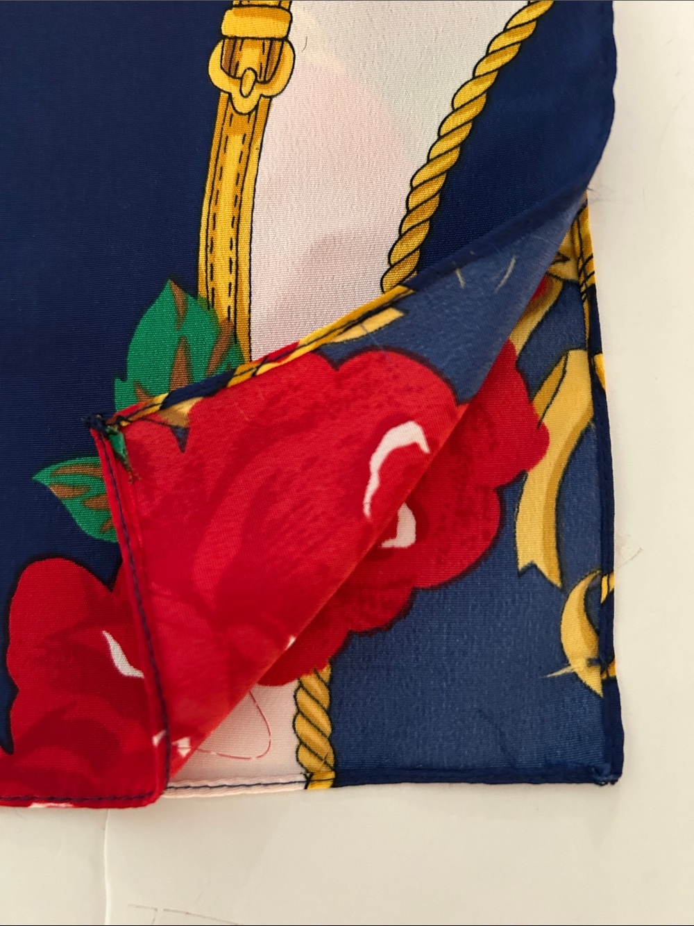 vintage scarf gold baroque rope, chain, red roses medallion print navy white - Picture 6 of 6